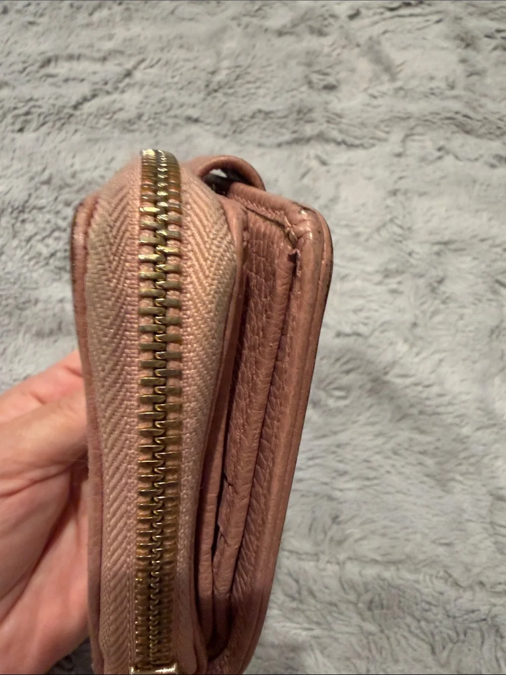 Gucci compact wallet